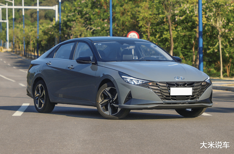 比亚迪|等待8年终上市！每公里0.37元，两月卖42550辆，不足10万配自动挡