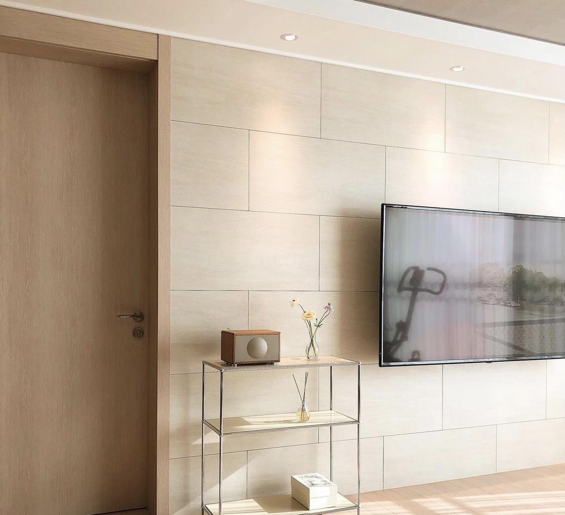 她家,不像是干净,更像是在展示艺术!网友:越简单,越高级!