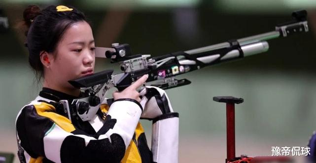 |恭喜杨倩！21岁拍片可以出道了，30天接4大代言，她能拿多少钱？