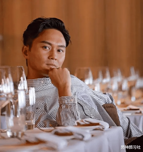 张智霖|减龄≠穿和自己格格不入的衣服，张智霖的穿衣日常学习下