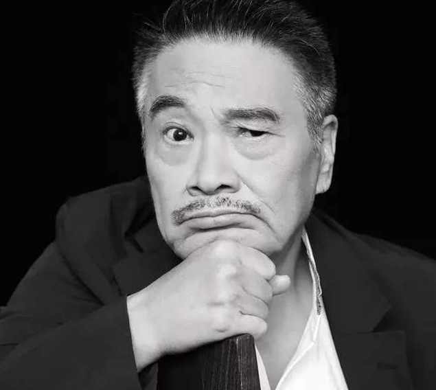 吴孟达|娱记晒出吴孟达朋友圈，爱妻合影动态全曝光，微信不打码底线呢？