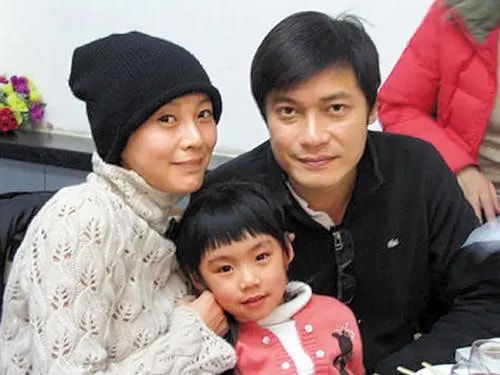 陈浩民|5位港圈中的“渣男”，陈浩民借醉狼吻女模特，罗嘉良被指弃糟糠