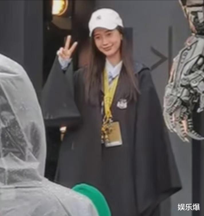 Angelababy|网友偶遇黄晓明Angelababy出门游玩，黄晓明在哪却成为未解之谜