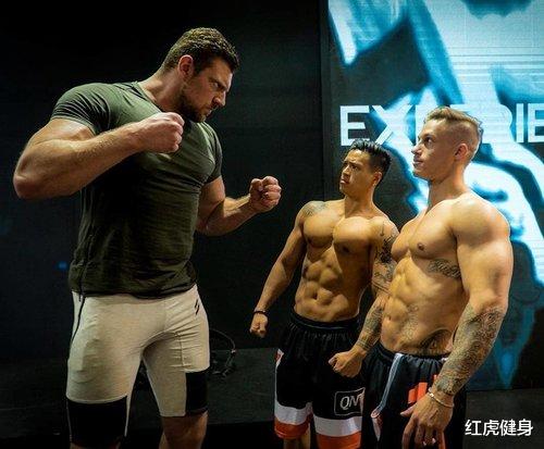 健身|身高2.18米，花了8年时间长了60公斤，从瘦猴到“荷兰巨兽”