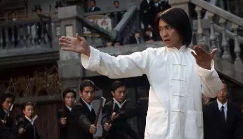 元华|成龙掏800万请他拍戏遭拒,陈思诚给10万就来,元华为啥这么做?