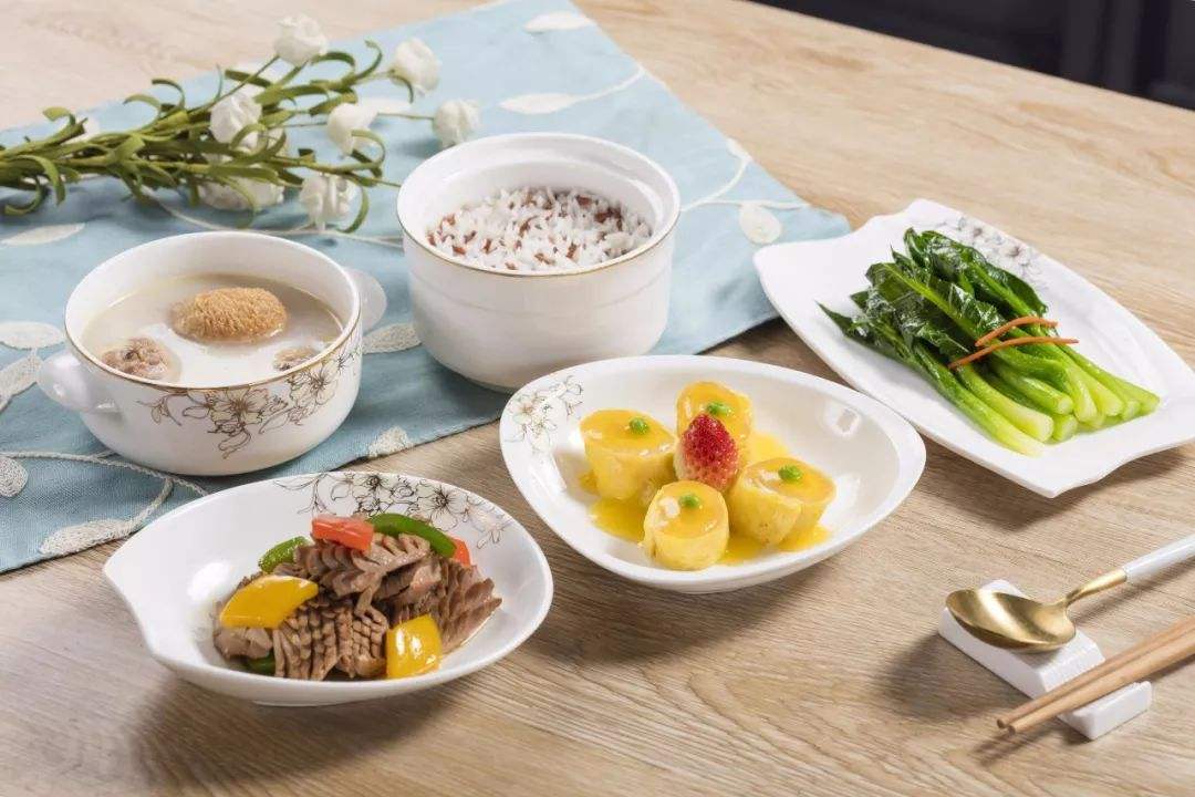 菁妈育儿|产后坐月子,每周饮食各不同,吃对了宝宝营养好妈妈身体棒