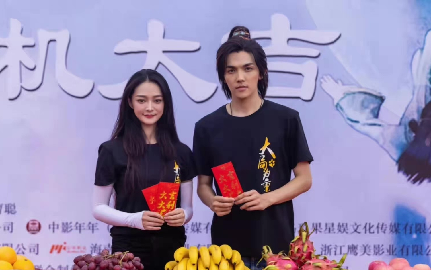 罗云熙|张雨绮曝新恋情！与小10岁男星亲密搂抱同回住处，逛婚纱店引猜测