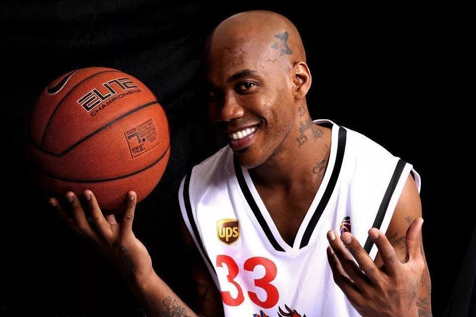 斯蒂芬·马布里|2010年马布里加盟CBA,11年过去了他一共赚了多少?网友:不可思议