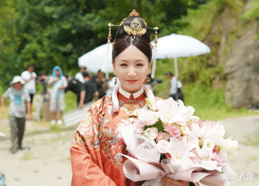 爱会看见|《玉楼春》二奶奶走后，全家人的反应诠释了转瞬间都是人走茶凉