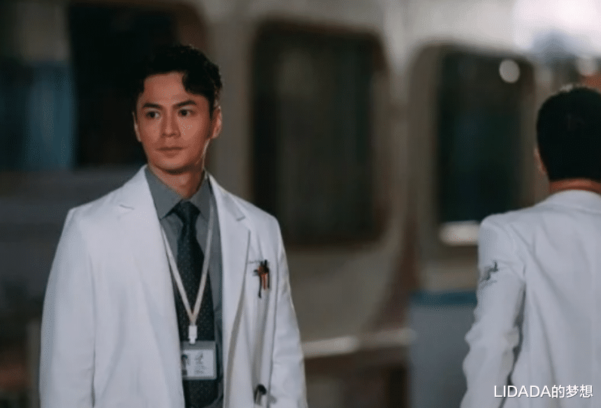 杨怡|从无名龙套到视后，42岁杨怡高龄生下二胎儿子，一家四口终得圆满