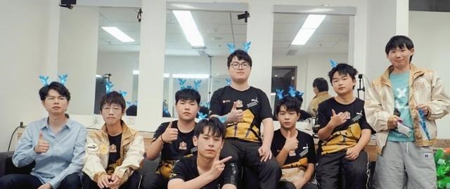 hero久竞|hero久竞不敌XYG惨遭十连败,整体不堪一击,或创kpl新纪录!