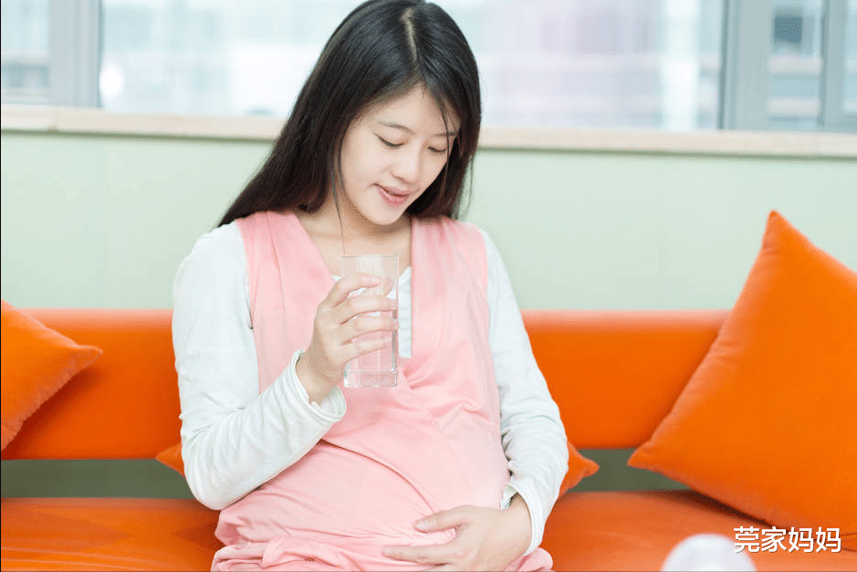 莞家妈妈|亲历:喝水不够导致羊水少,孕期饮水避5大误区,喝水指南请收好
