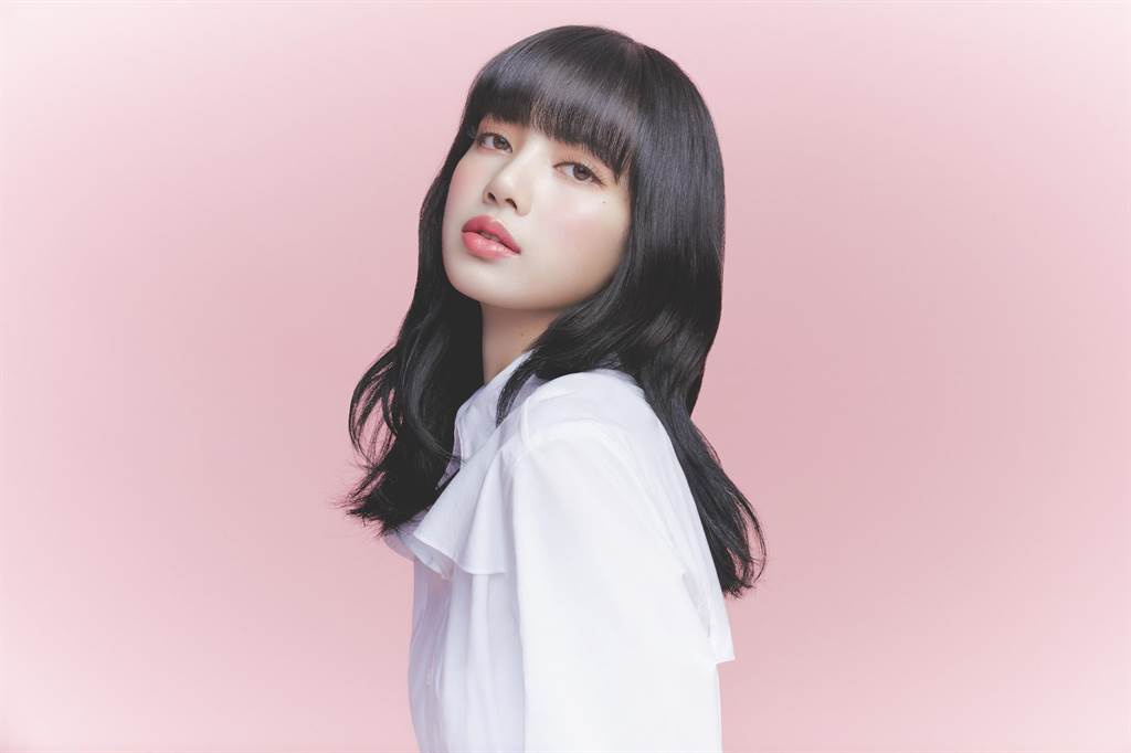 lisa|BLACKPINK成员Lisa，自带女神光环不求人