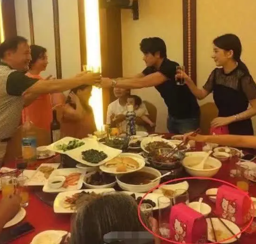 郭富城|方媛一夜沦为最惨天王嫂，带娃录视频“控诉”郭富城抠门成精？