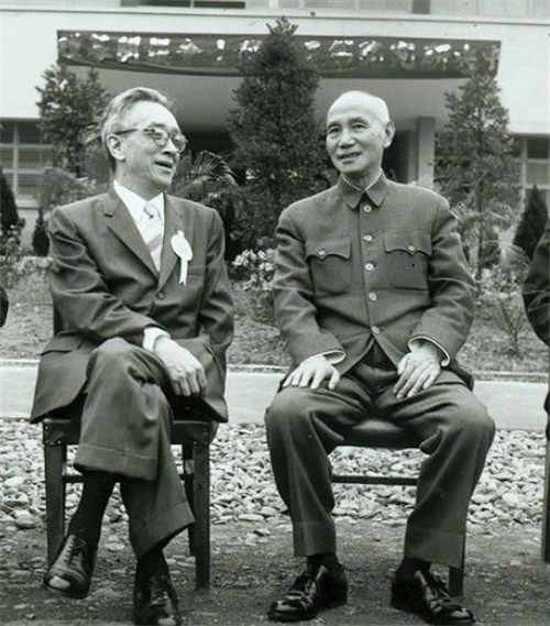 胡适|真实的北大校长胡适：喝酒抽烟找窑姐，还拿了36个博士学位