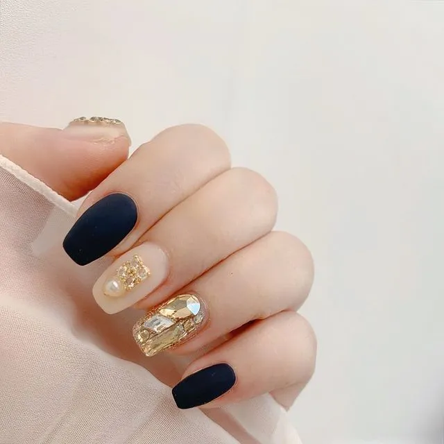 美甲|简约不花哨的INS风美甲，很高级~