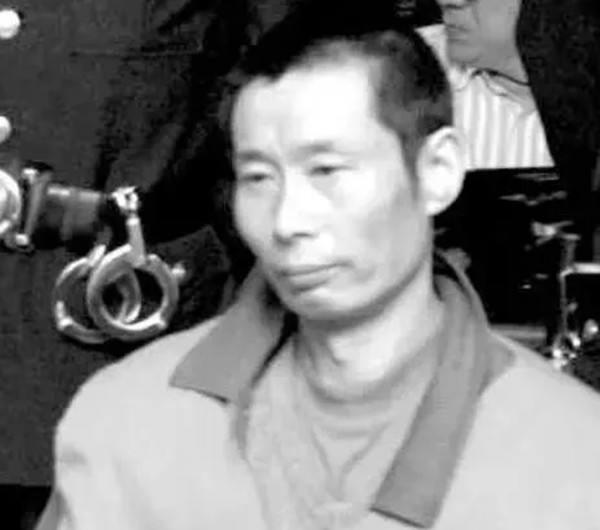男子冒充私家侦探杀害家庭妇女,被捕后惊现另外8条命案