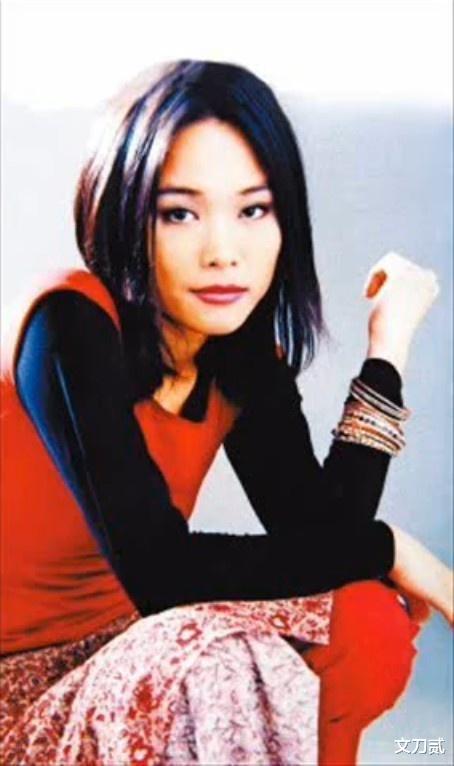 许美静|许美静的悲伤，遭两个男人欺骗感情，又被送精神病院，47岁还未婚