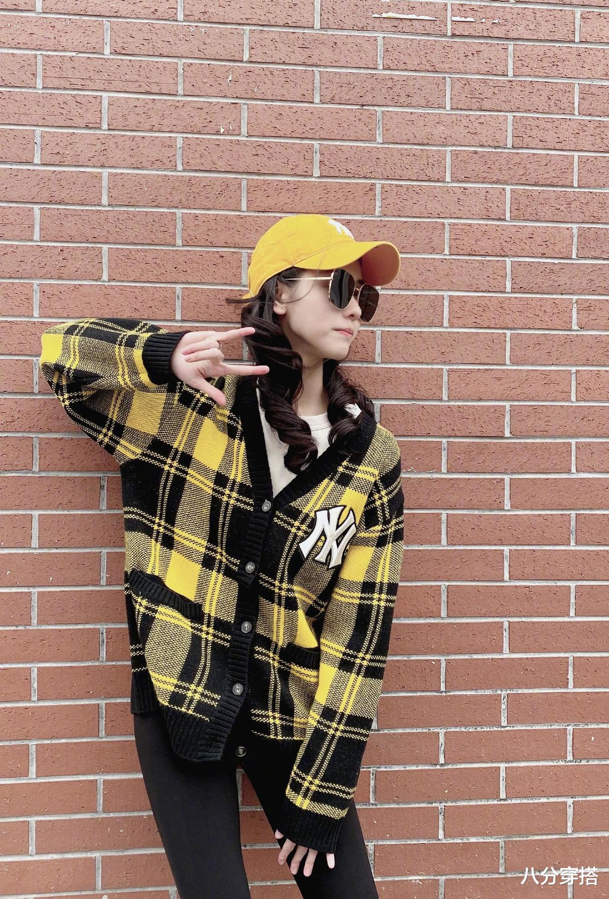 八分穿搭 陈都灵又美出天际了,一袭绿色一字肩礼服尽显优雅,美得不可方物