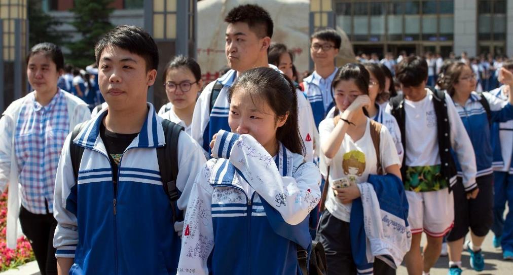 吴洪娜聊说育儿|高考失利，学生选择复读还是“读本升研”？敢于尝试才能实现梦想