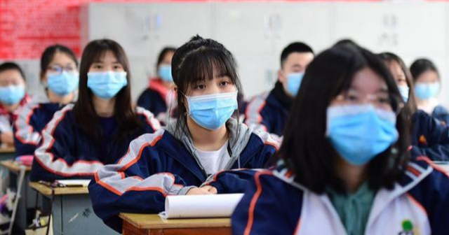 家有二宝育儿|中小学“减负”口号喊得响,学生反倒越来越累,背后的受益者是谁