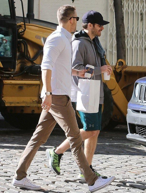 刘美华时尚|今夏流行穿“卡其裤”，男士这样穿才帅气，让各位的形象更出众