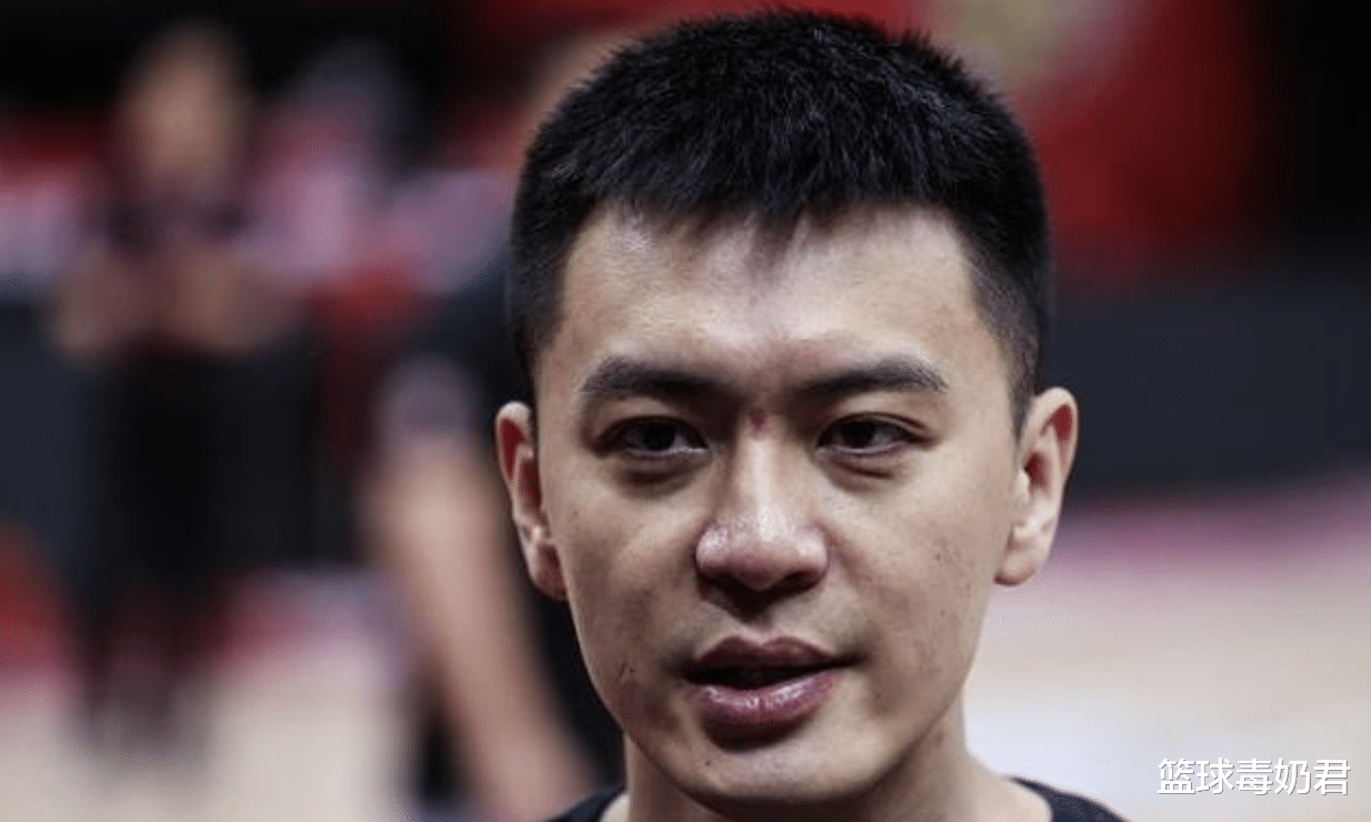 遼寧男籃|被打到重建？遼寧男籃一人已確定離隊，韓德君妻子怒斥球迷