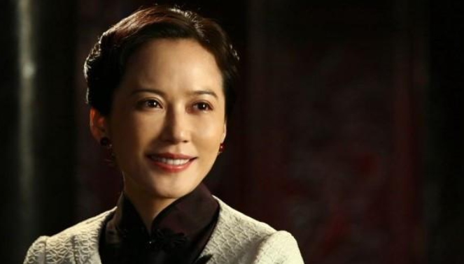 张新成|高圆圆饰演宋美龄的海报引热议，网友：珠玉在前，真不是美就行了