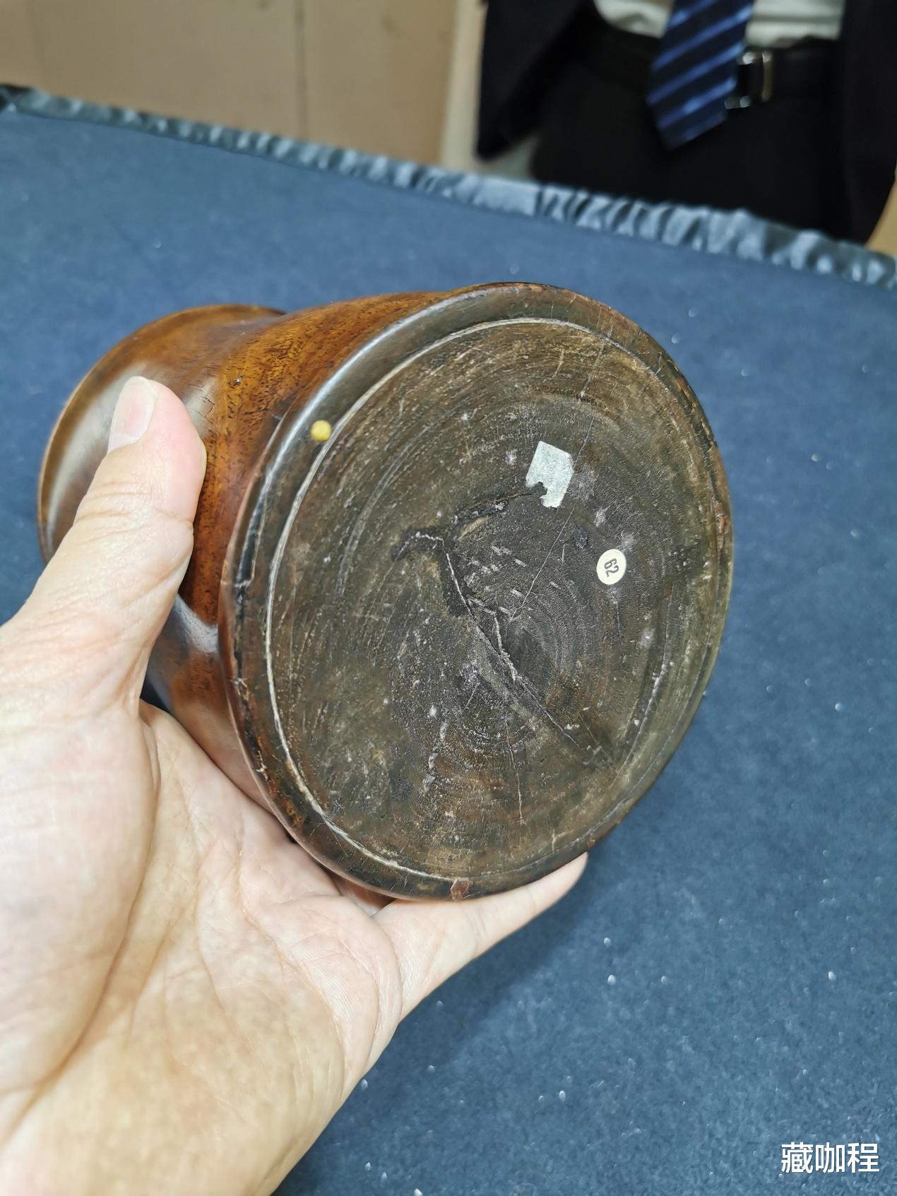 笔筒|锯齿纹依稀可见，黄花梨尊形笔筒21万成交