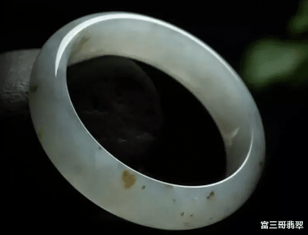 翡翠|这种特种翡翠，有人拿它当宝，有人拿它当草！行家详解！