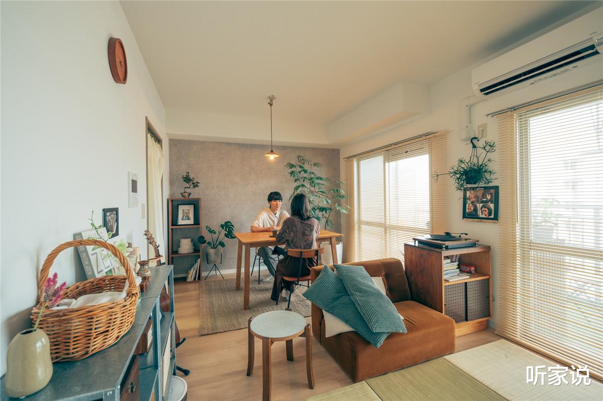 月亮|一对日本新婚夫妇，住进56㎡小房子，面积虽小却整洁干净，太治愈