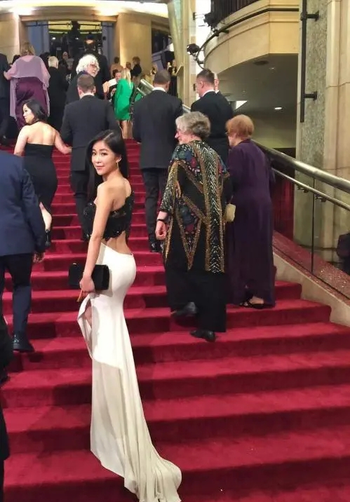 周玲安|中国卡戴珊征战NBA身材傲人堪比名模！嫁53岁老外不到4个月就分手