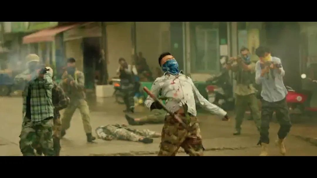 米热|这部网大上线就热度第一，口碑两极分化，堪称低配版《拆弹专家》