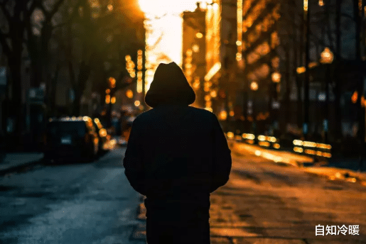 自知冷暖|生而为人，和什么样的人在一起，就会有什么样的人生，你信吗？