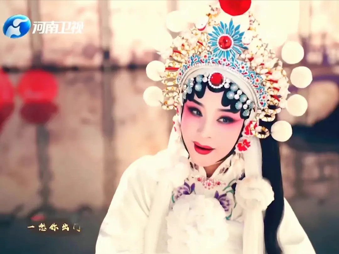 张泽群|央视主持张泽群怒斥河南晚会不合时宜，尴尬的却是李思思和王冰冰