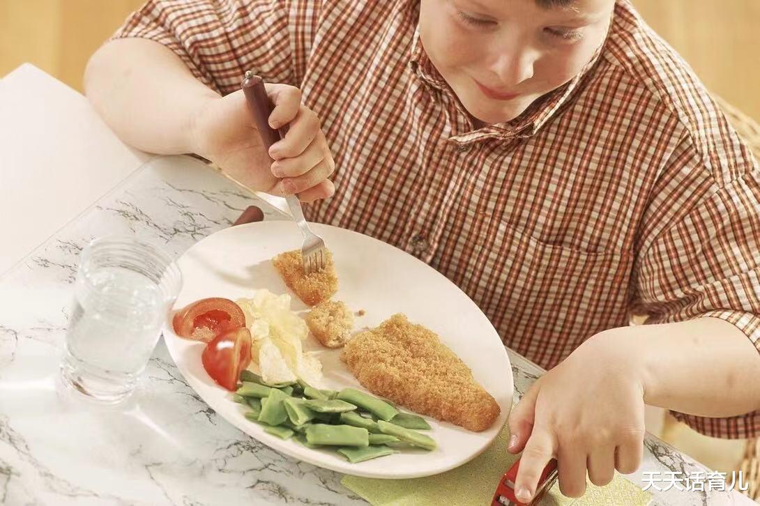 天天话育儿|给孩子补脑别只吃鱼肉,一些便宜又美味的食物,补脑又补视力