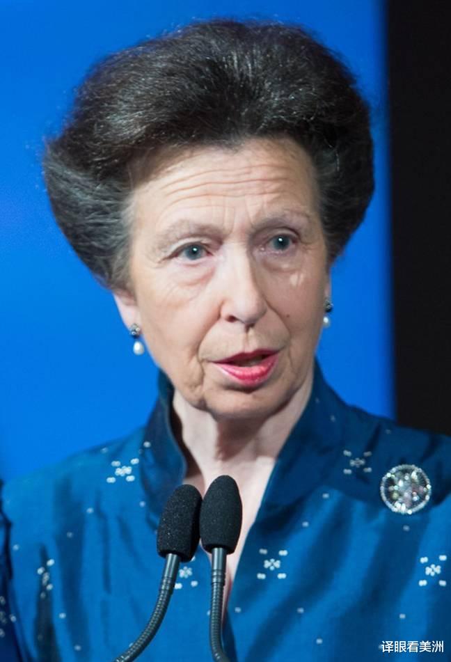 西班牙|英国女王只接听两个人的电话，而且都不是她的儿子