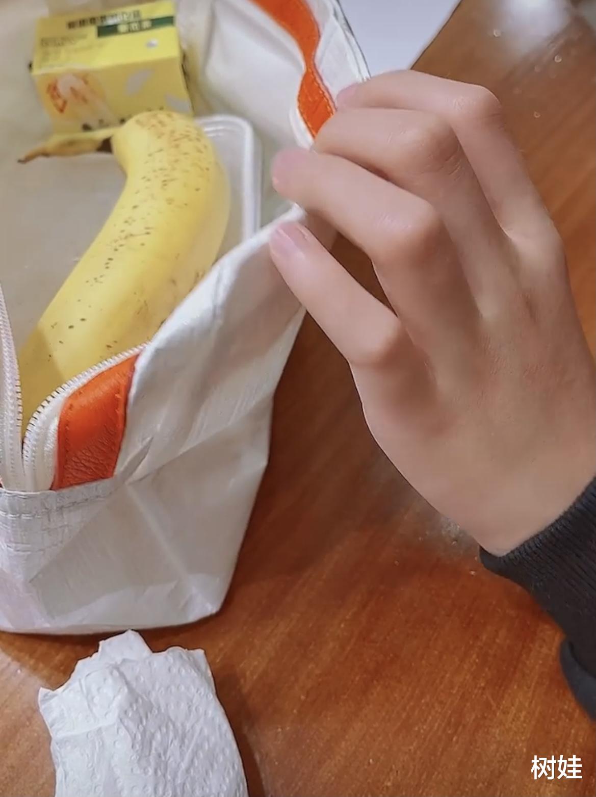 张柏芝|张柏芝直播次子带货，11岁谢振南羞涩可爱，全程英文对话中文蹩脚