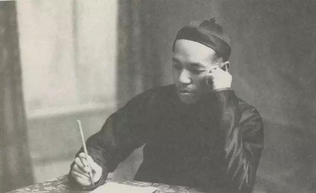 一个爱穿搭的小马甲|宅在家里无聊,梁启超给你支招