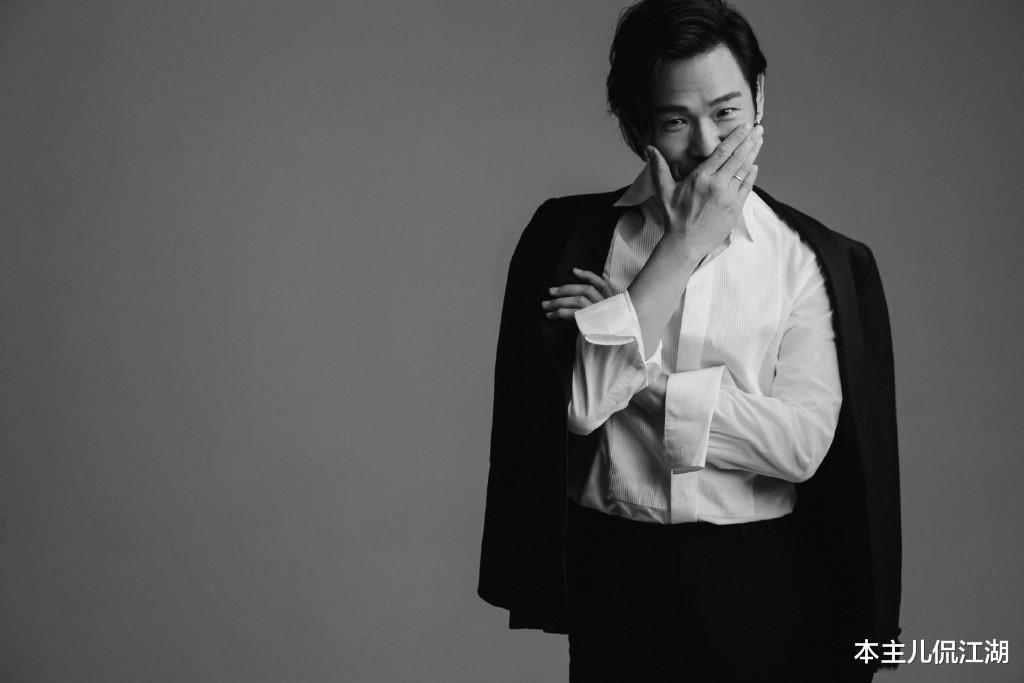 杜德伟|杜德伟指着怀里的美女，对吴君如说，我就是出轨了，你一起不