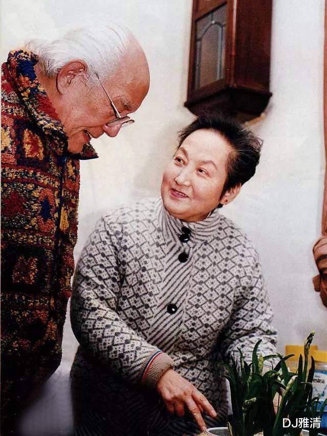 电影|美貌不输王丹凤，两段婚姻都幸福，88岁却被继子告上法庭，89岁黯然去世