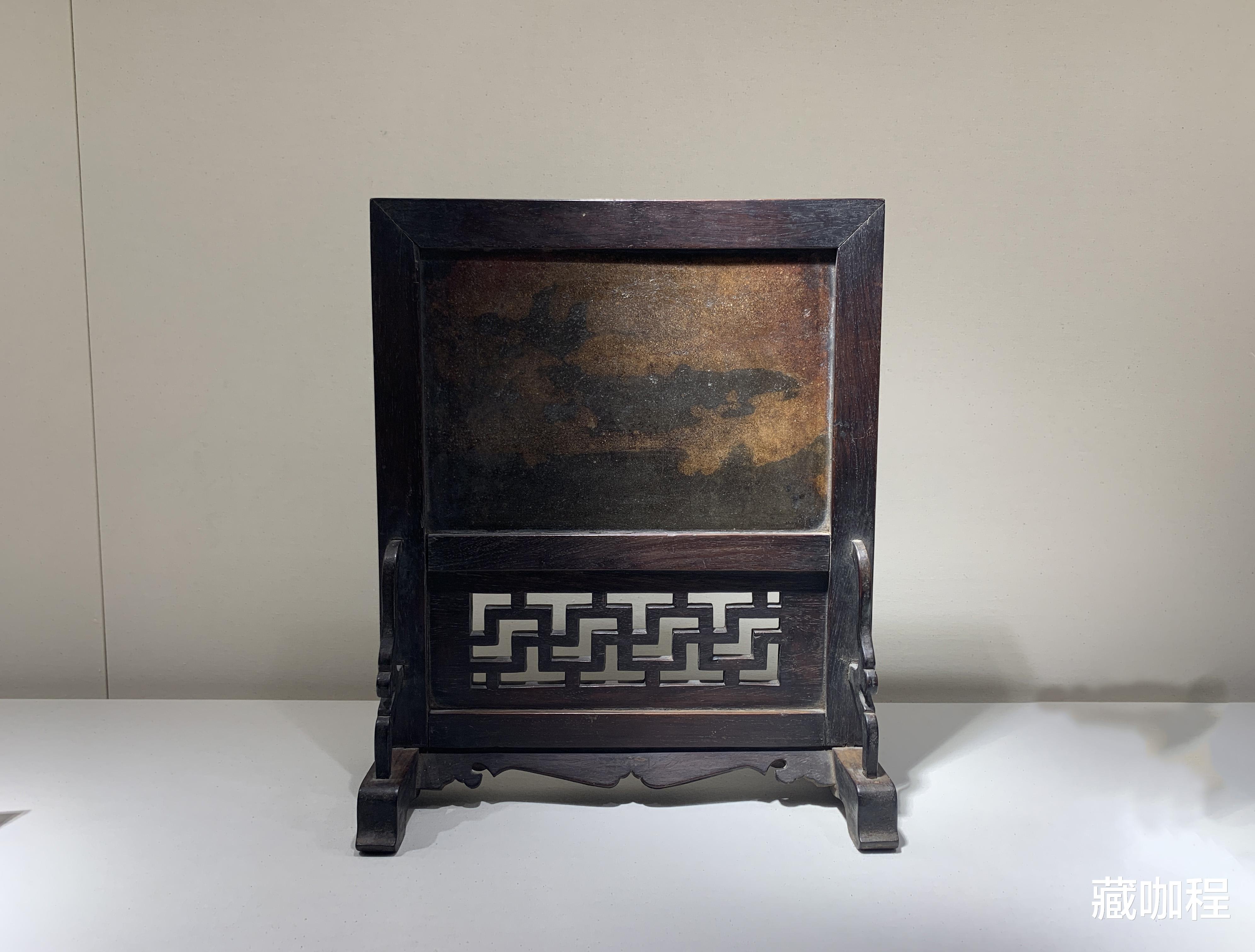 评弹|木质细节看不清，黄花梨石面座屏63万成交