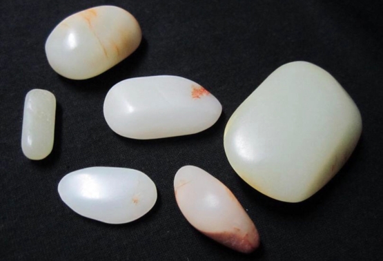 邮票|这几种颜色的玉，你都认识吗？