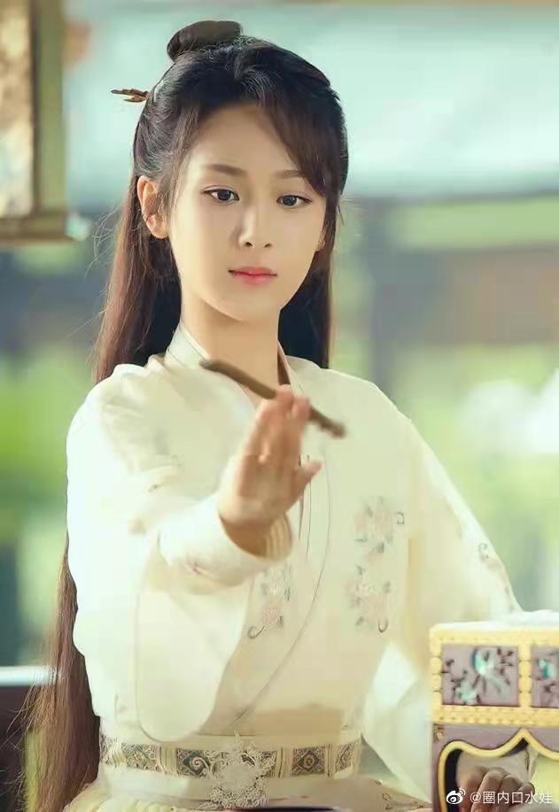 罗云熙|罗云熙伤后照流出，网友们纷纷感叹小鱼仙倌变成了鱼骨