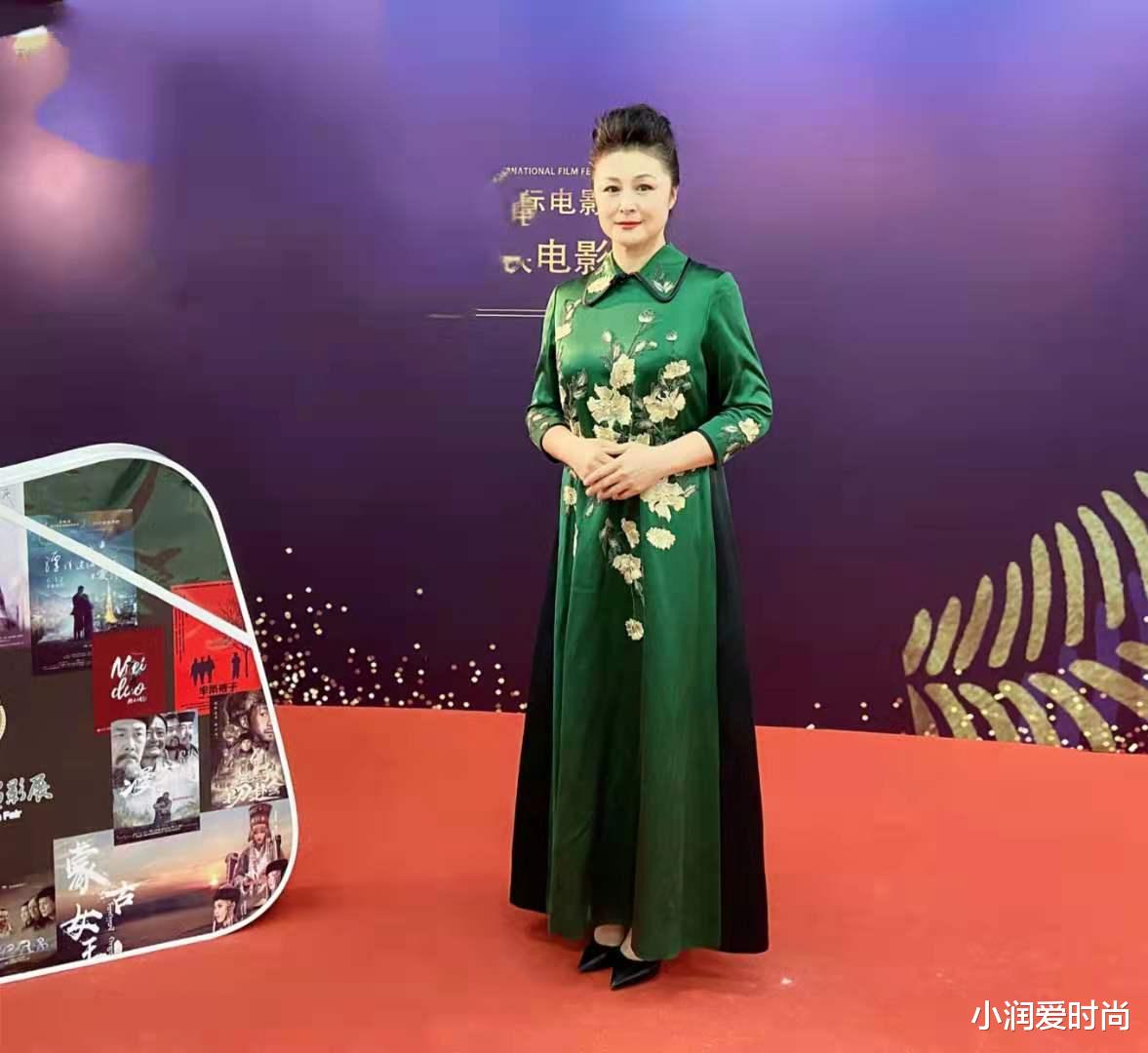 小润爱时尚|50岁于月仙因车祸去世!回顾她生前初秋穿搭,每套都优雅接地气