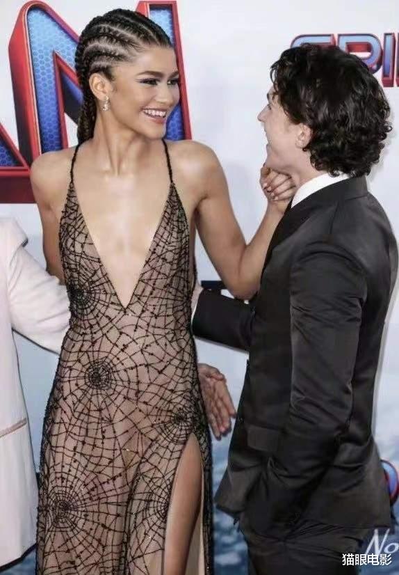 蜘蛛侠|蜘蛛侠全球票房破3亿美元！荷兰弟晒替身照，这也算3个蜘蛛侠同框