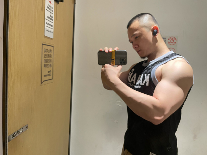 健身圈一哥|江映蓉新歌编舞老师，健身练就一身肉壮，身材柔软到能劈叉！