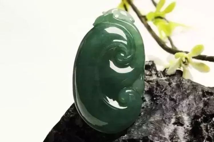 翡翠|翡翠也有辈分，“青”字辈的花青、干青、油青你能分清楚吗？