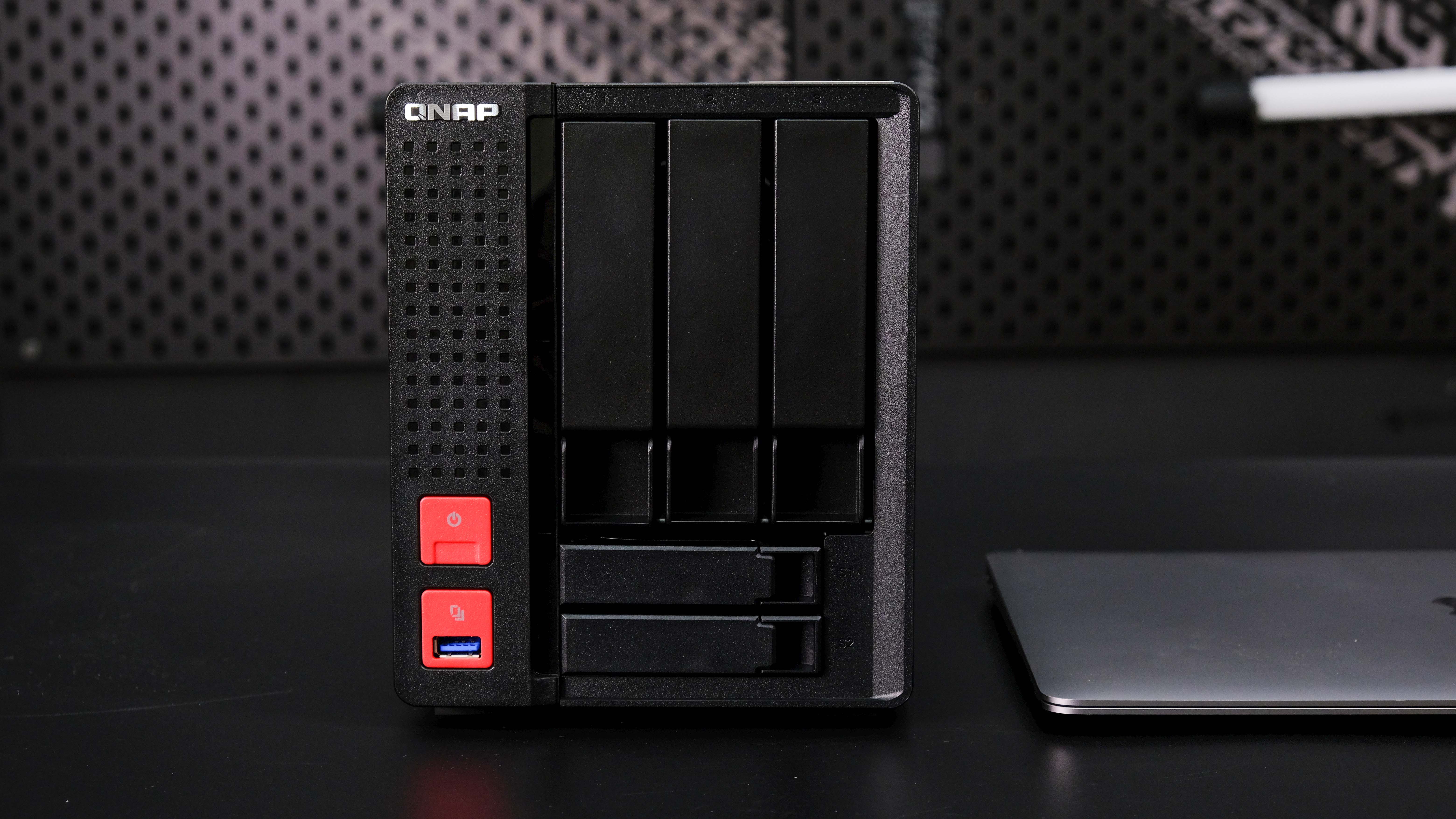 nas|100张截图，新手必看丨威联通NAS入门教程，快速成为运维大神