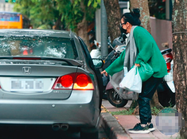 密会|35岁男星疑恋情曝光！工作空档与美女酒店密会，绯闻多自曝难稳定